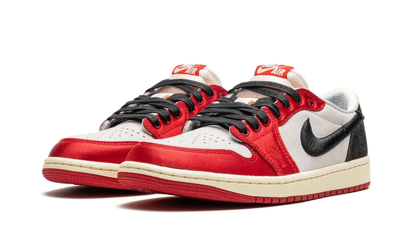 Jordan 1 Retro Low OG "Trophy Room Away"