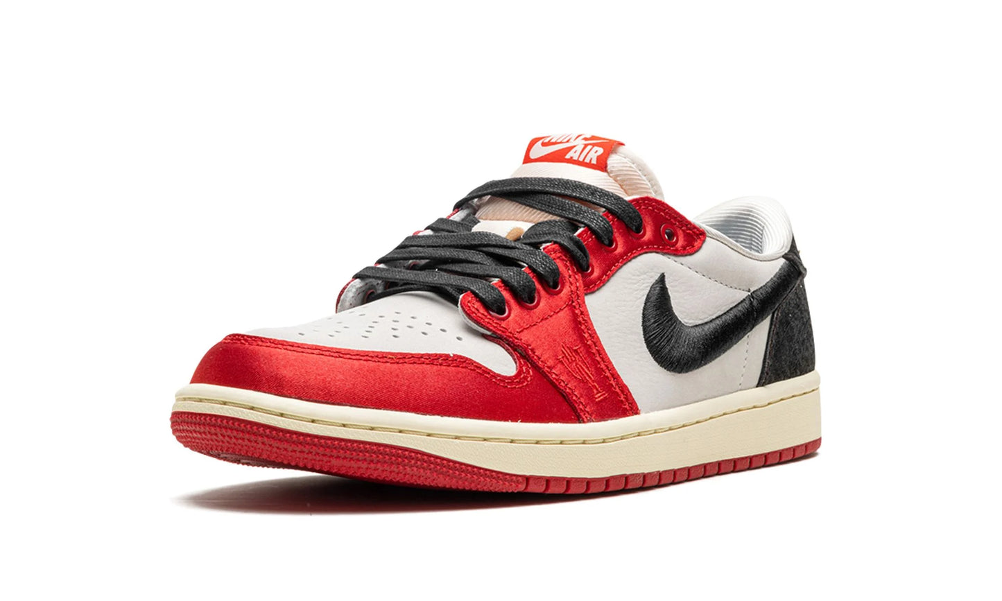 Jordan 1 Retro Low OG "Trophy Room Away"